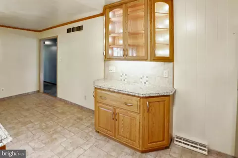 Entry Way - 2464 Old Route 100, Barto, PA 19504 photo 2 of 4