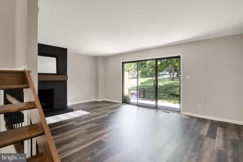 Living - 33 Pinehurst Ct, Reading, PA 19607 photo 2 of 2