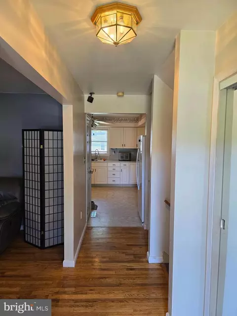 Entry Way - 100 Constitution Ave, Reading, PA 19606 photo 1 of 3