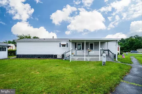 402 Allenbrook Ln, Reading, PA 19606