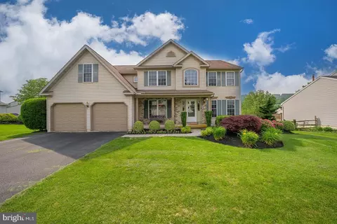 23 Lenape Dr, Morgantown, PA 19543