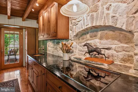 Kitchen - 139 Mine Rd, Oley, PA 19547 photo 3 of 4