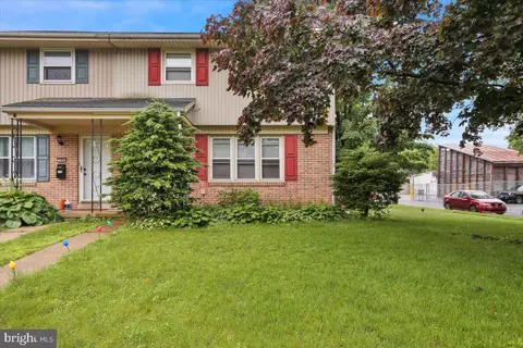 100 Pennbrook Ave, Robesonia, PA 19551