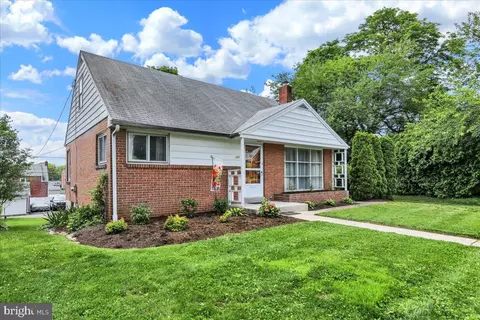 1517 Kenhorst Blvd, Reading, PA 19607 photo 3