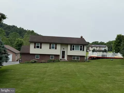 191 Meadow Dr, Mohrsville, PA 19541