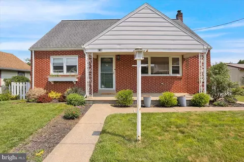 1326 Columbia Ave, Reading, PA 19607 photo 2