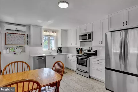1326 Columbia Ave, Reading, PA 19607 photo 8