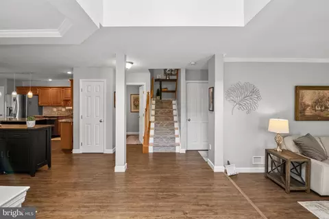 1408 Hillpoint, Reading, PA 19608 photo 2
