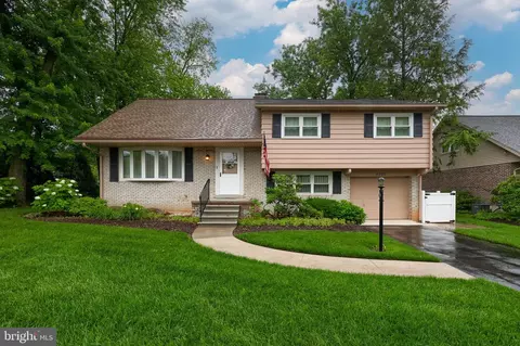 2202 Burkey Dr, Reading, PA 19610