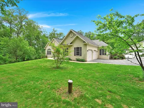 328 Orchard Rd, Fleetwood, PA 19522