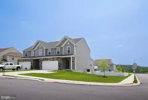 222 Ida Red Dr, Leesport, PA 19533