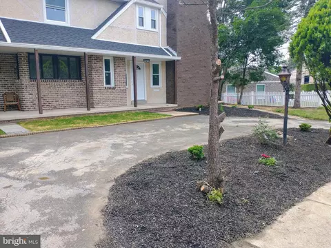 Exterior - 512 Mifflin Blvd, Reading, PA 19607 photo 5 of 12