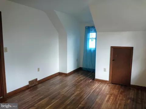 Bedroom - 512 Mifflin Blvd, Reading, PA 19607 photo 3 of 5