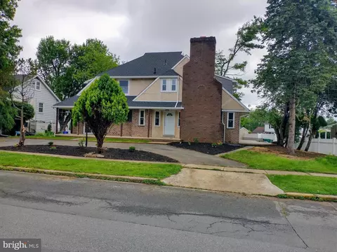 Exterior - 512 Mifflin Blvd, Reading, PA 19607 photo 4 of 12