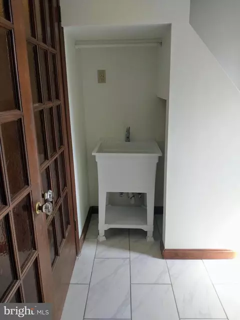 Entry Way - 512 Mifflin Blvd, Reading, PA 19607 photo 10 of 10