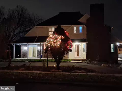 Exterior - 512 Mifflin Blvd, Reading, PA 19607 photo 10 of 12