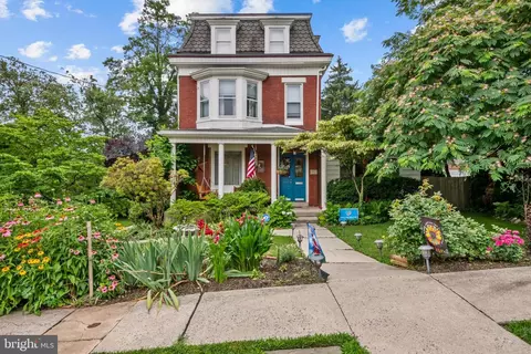 11 Park Ln, Reading, PA 19606
