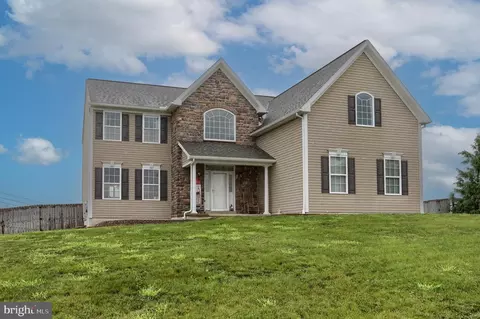301 Ida Red Dr, Leesport, PA 19533