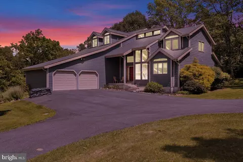 6 Sadowski Dr, Reading, PA 19606