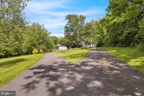 6 Sadowski Dr, Reading, PA 19606 photo 4