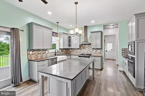 Kitchen - 7 Compton Way, Barto, PA 19504 photo 2 of 4