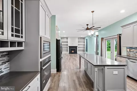 Entry Way - 7 Compton Way, Barto, PA 19504 photo 1 of 15