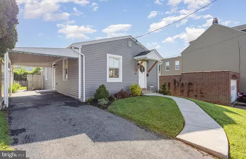 421 Carroll St, Reading, PA 19611 photo 2