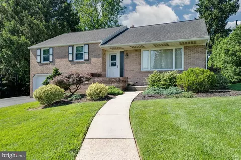 4014 Crestline Dr, Reading, PA 19606 photo 2