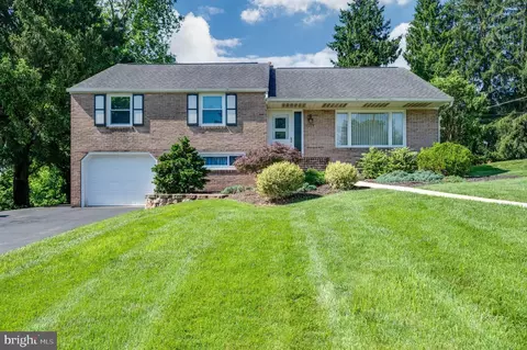 4014 Crestline Dr, Reading, PA 19606 photo 4