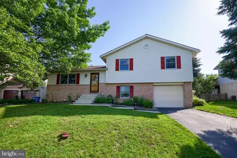329 Sooner Ln, Blandon, PA 19510