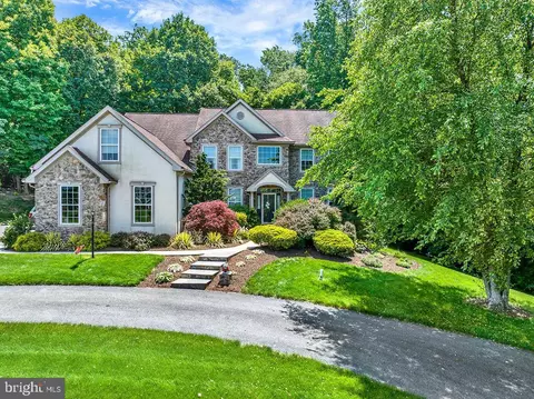 Exterior - 404 Herington Dr, Reading, PA 19608 photo 18 of 18