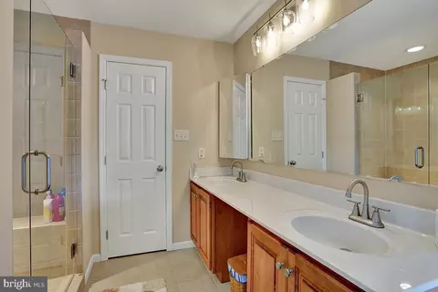 Bath - 404 Herington Dr, Reading, PA 19608 photo 3 of 6