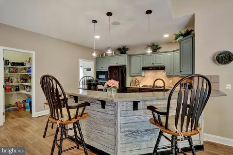 Kitchen - 404 Herington Dr, Reading, PA 19608 photo 3 of 5