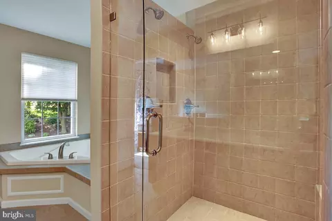 Bath - 404 Herington Dr, Reading, PA 19608 photo 4 of 6