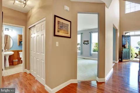 Entry Way - 404 Herington Dr, Reading, PA 19608 photo 3 of 8