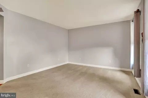 Living - 404 Herington Dr, Reading, PA 19608 photo 2 of 3