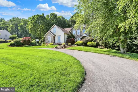 Exterior - 404 Herington Dr, Reading, PA 19608 photo 17 of 18
