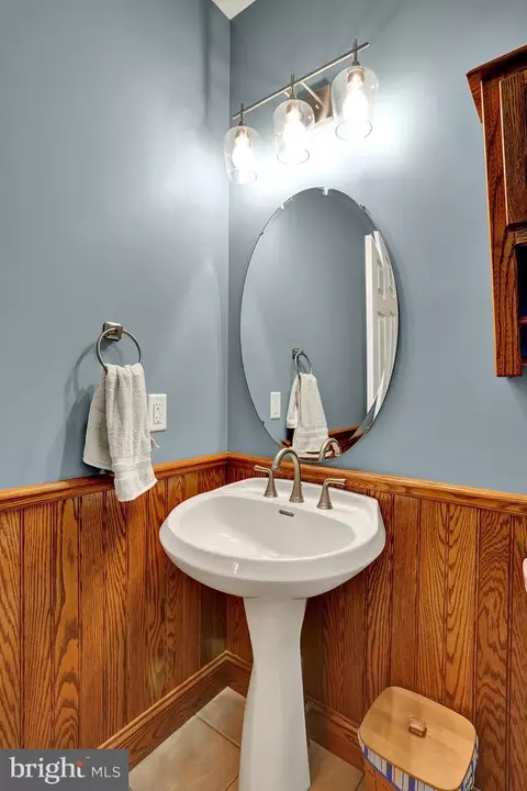 Bath - 404 Herington Dr, Reading, PA 19608 photo 1 of 6