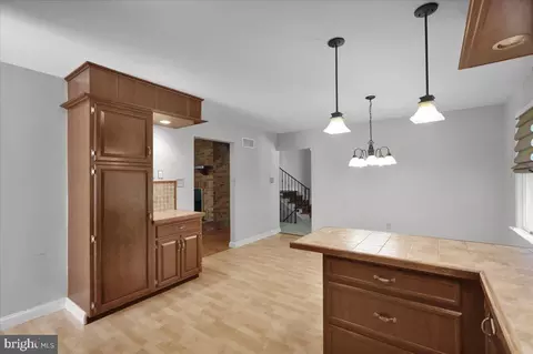 2611 Hill Rd, Reading, PA 19606 photo 12