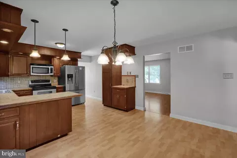 2611 Hill Rd, Reading, PA 19606 photo 10