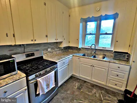 4133 Penn Ave, Sinking Spring, PA 19608 photo 9
