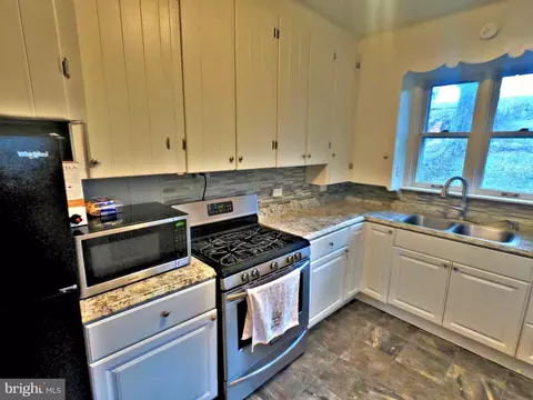 4133 Penn Ave, Sinking Spring, PA 19608 photo 10