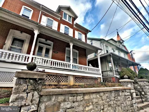 4133 Penn Ave, Sinking Spring, PA 19608 photo 3