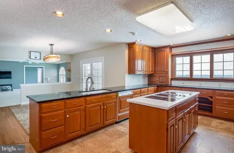 Kitchen - 540 Hain Rd, Sinking Spring, PA 19608 photo 4 of 5