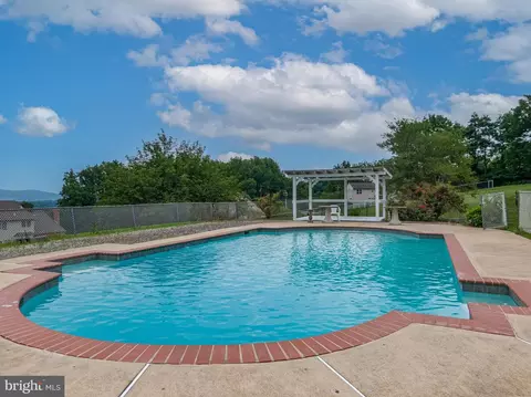 Exterior - 540 Hain Rd, Sinking Spring, PA 19608 photo 11 of 12