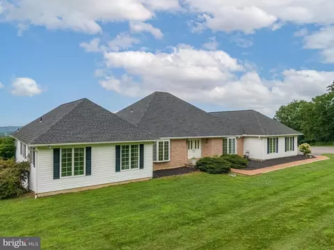 Exterior - 540 Hain Rd, Sinking Spring, PA 19608 photo 2 of 12