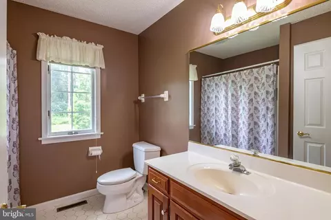 Bath - 540 Hain Rd, Sinking Spring, PA 19608 photo 4 of 5