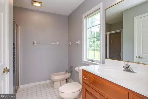 Bath - 540 Hain Rd, Sinking Spring, PA 19608 photo 5 of 5