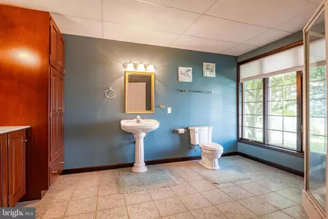 Bath - 540 Hain Rd, Sinking Spring, PA 19608 photo 3 of 5
