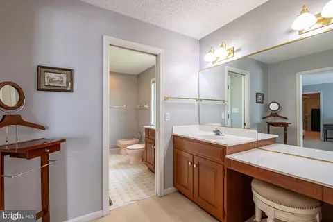 Bath - 540 Hain Rd, Sinking Spring, PA 19608 photo 2 of 5